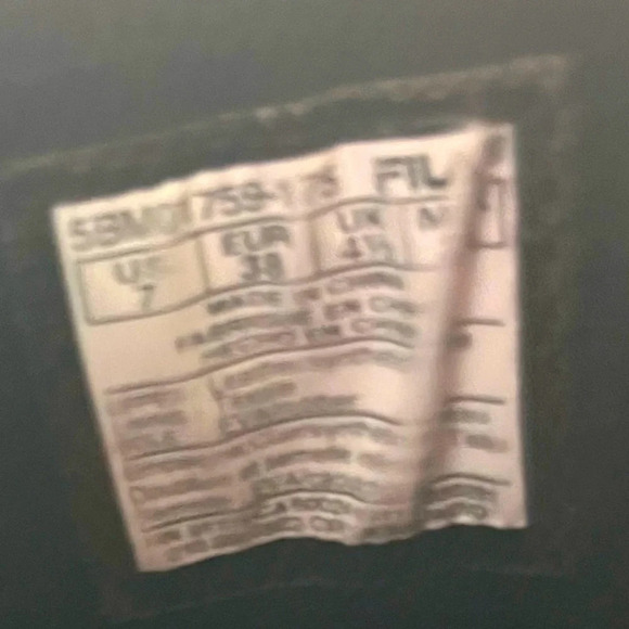 Fila Limited Edition Jamal Mashburn
Basketball sneaker Ltd Ed - Men 5.5/Women 7 - Picture 9 of 9